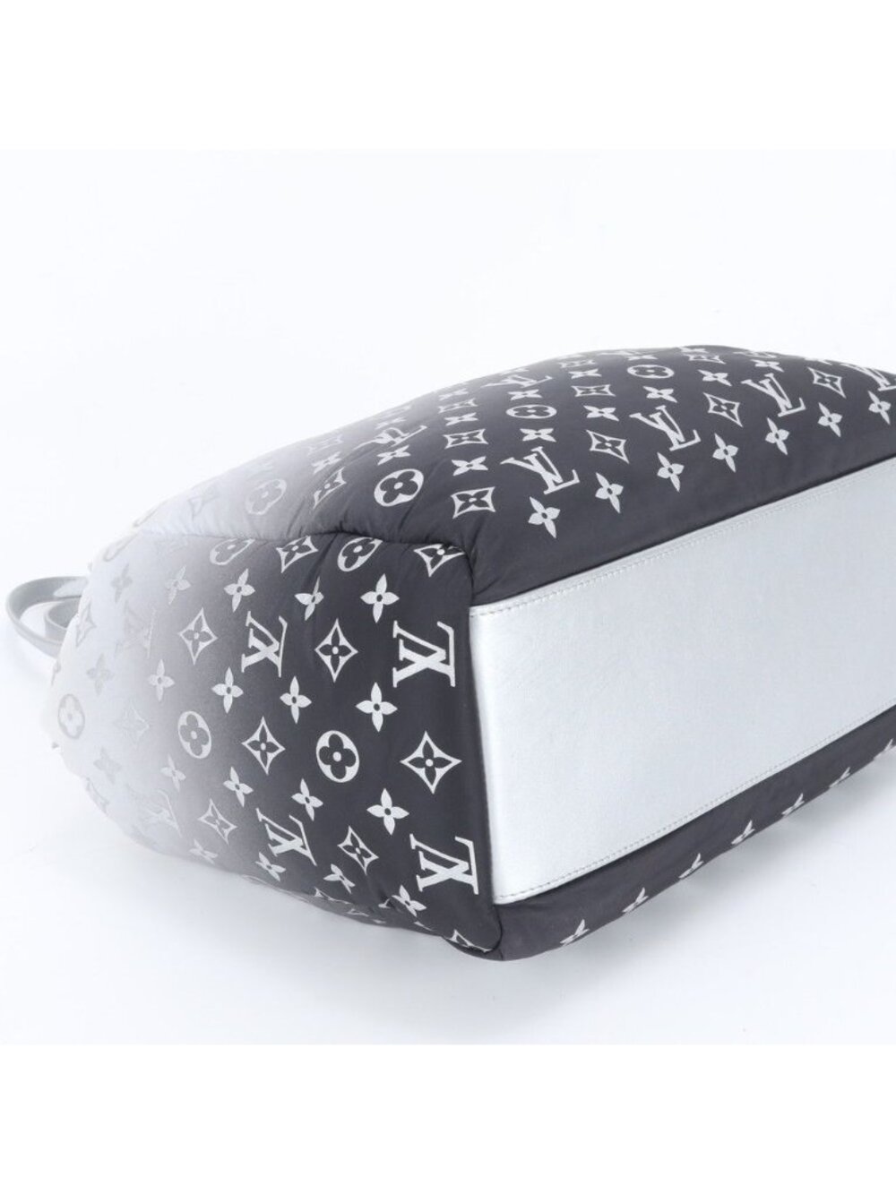 Louis Vuitton Monogram LV Snow On The Go MM 2-Way Tote Shoulder - Picture 4 of 8